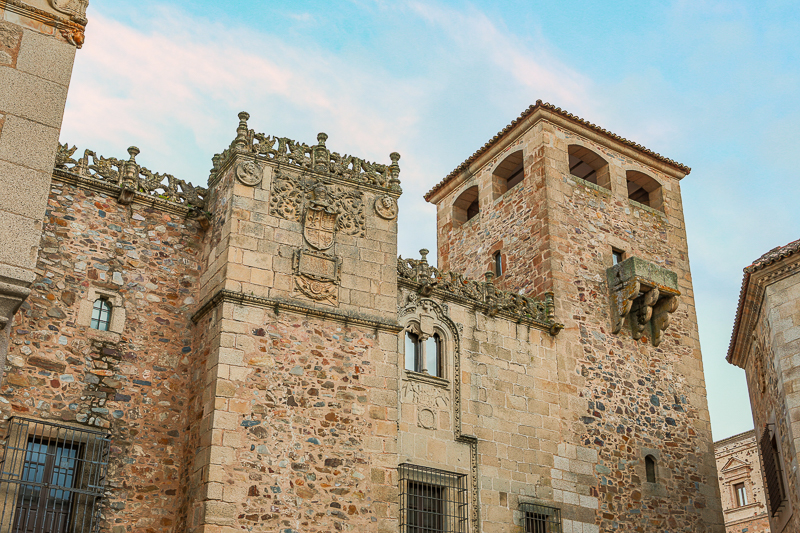 Лос Гольфинес де Абахо