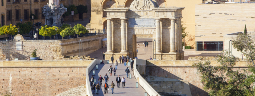 Римский мост и Порта-дель-Пуэрта